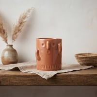 招き猫 陶器製 開運招福 染付 花文 縁起物 置物 インテリア オブジェ