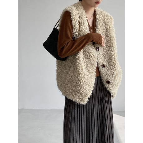 curly faux fur vest　/2color　un2223