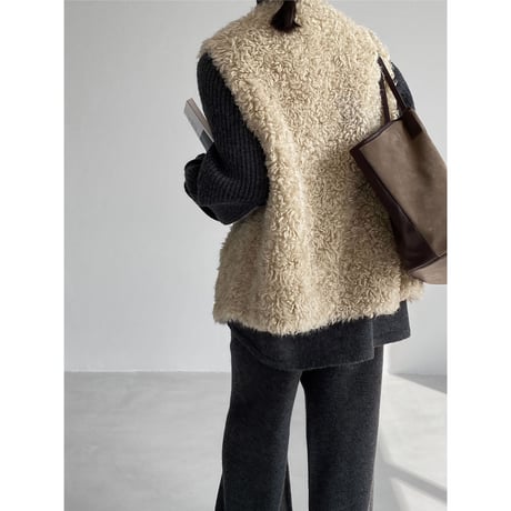 curly faux fur vest　/2color　un2223