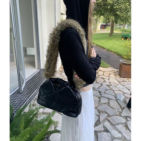 faux fur strap boston bag /2color　NK2580