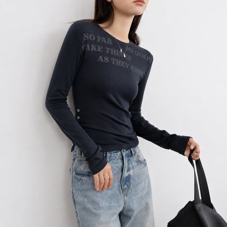 button slit lettering print pullover　NK2629