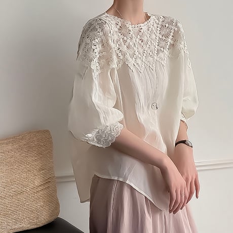floral lace yoke puff blouse /2color　NK2404