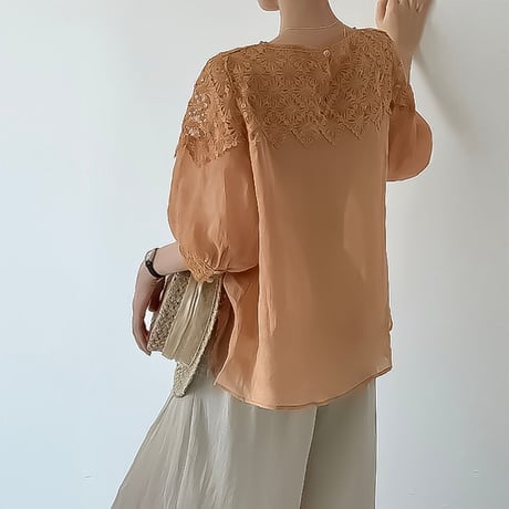 floral lace yoke puff blouse /2color　NK2404