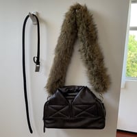 faux fur strap boston bag /2color　NK2580