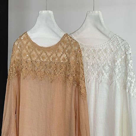 floral lace yoke puff blouse /2color　NK2404