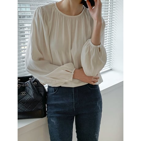 gathered-neck blouse　NK2675