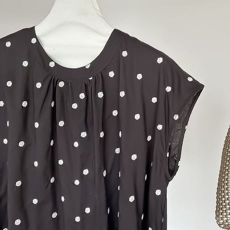 polka dot gather cap sleeve blouse　NK2391