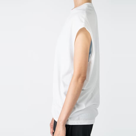 Flow sleeveless tee（white jade/ホワイト）