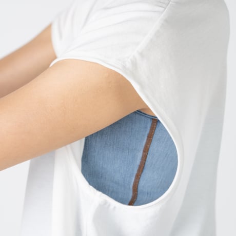 Flow sleeveless tee（white jade/ホワイト）