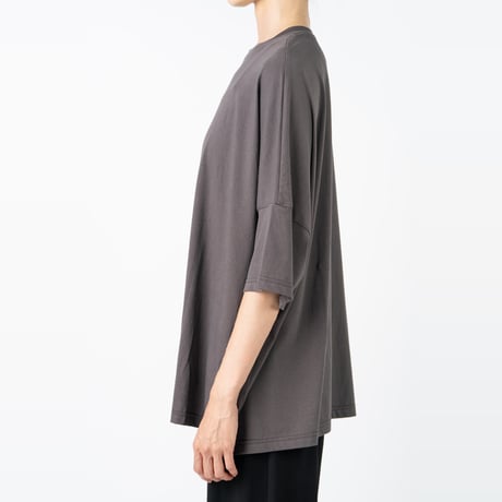 Space big tee（stone/チャコールグレー）