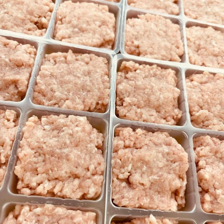 【冷凍】KAZOKU　うつくしまエゴマ豚ミンチ300ｇ（50ｇ小分け）　※常温商品とは一緒に注文不可です。