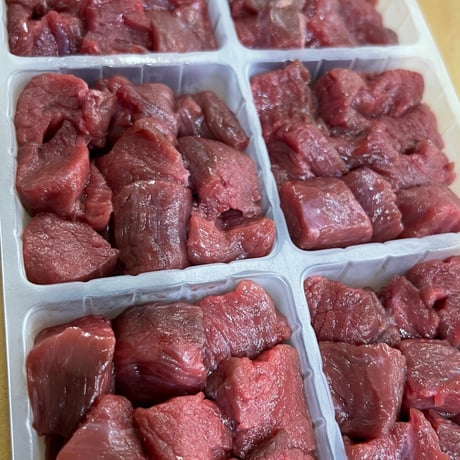 【冷凍】KAZOKU　会津銘産馬肉角切　300ｇ（50ｇ小分け）　※常温商品とは一緒に注文不可です。