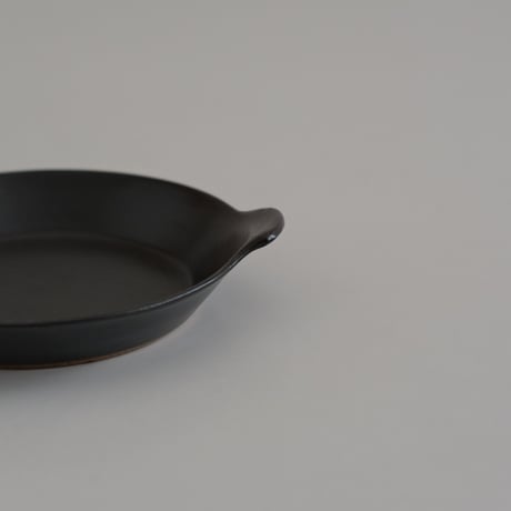 ARABIA SMALL PLATE with HANDLE (A)