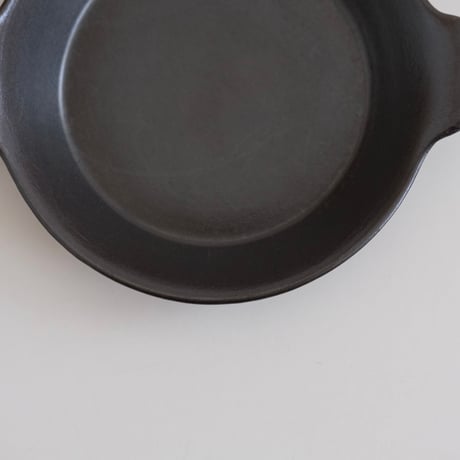 ARABIA SMALL PLATE with HANDLE (A)