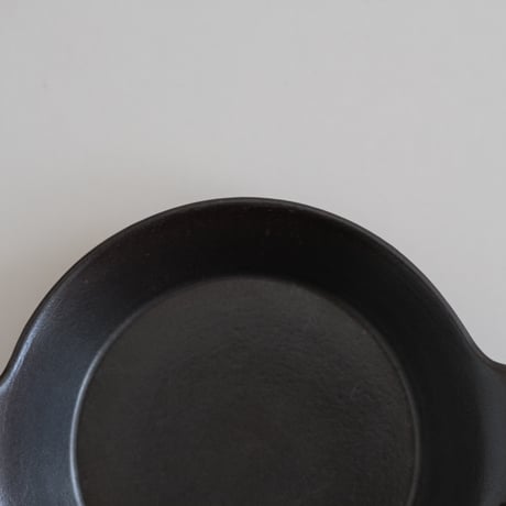ARABIA SMALL PLATE with HANDLE (A)