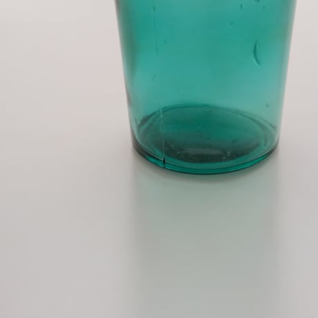 OLD GLASS TUMBLER (B)