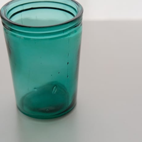 OLD GLASS TUMBLER (B)
