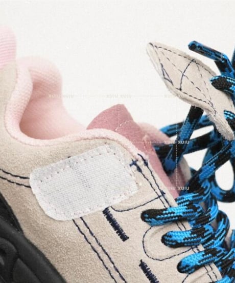 Trail Sneaker