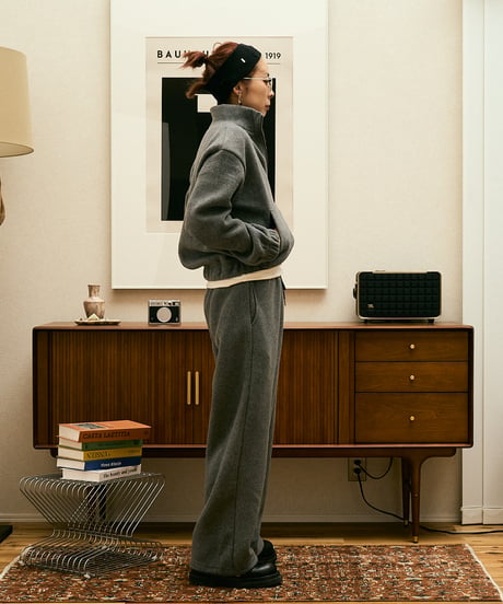 gray sweat set up