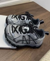 sneaker black