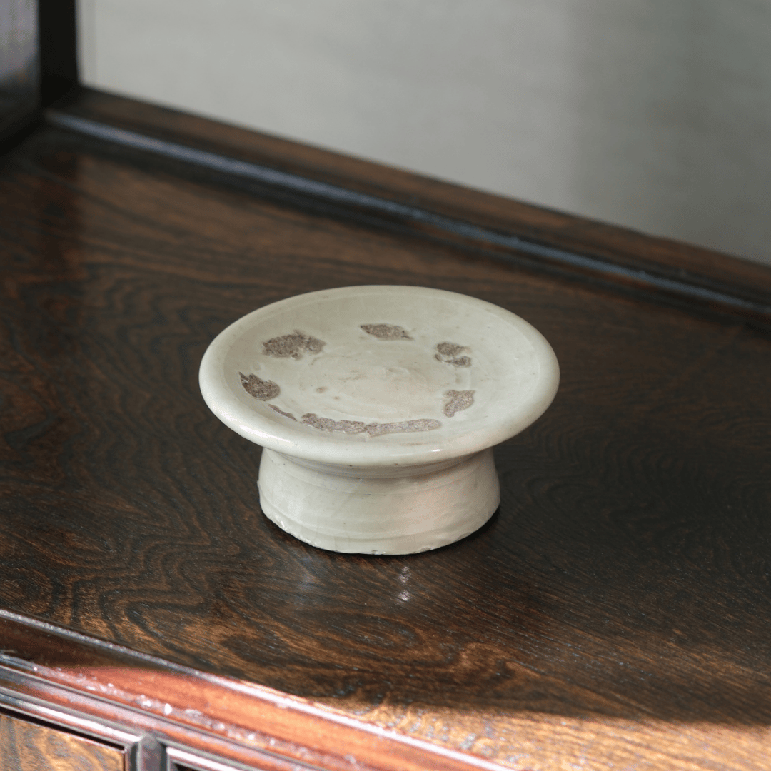 李朝 小さな白磁祭器 | gallery & boutique 雪月花