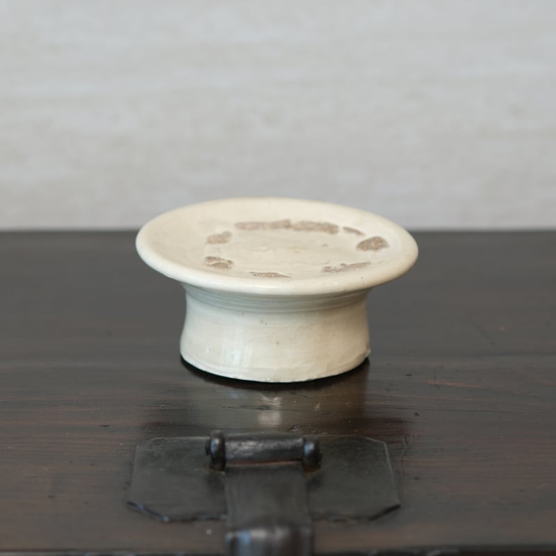 李朝 小さな白磁祭器 | gallery & boutique 雪月花