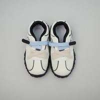 cross strap sneaker