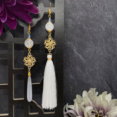 【チャイナピアス/イヤリング】タッセルピアス×アシンメトリーピアス｜中華×和風×大正浪漫×クラシカル×オリエンタル｜白×ホワイト×クローバー｜genoge -ゲノゲ-｜祈シリーズ｜白澄