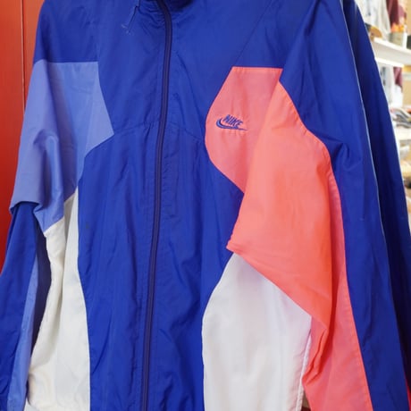 NIKE nylon jacket ✴︎29