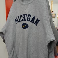 NIKE college sweat
