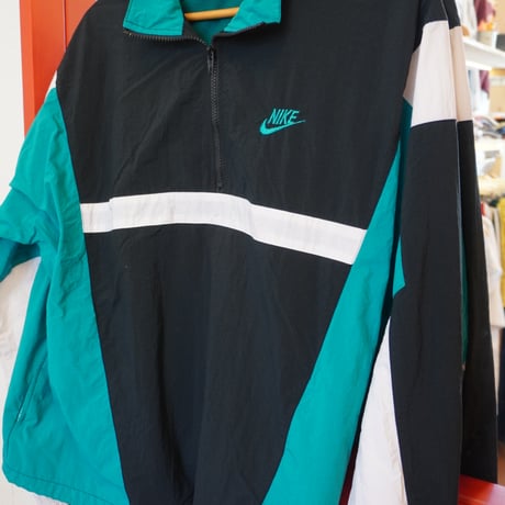 NIKE half zip ✴︎32