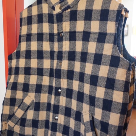SHELTER BAY reversible vest