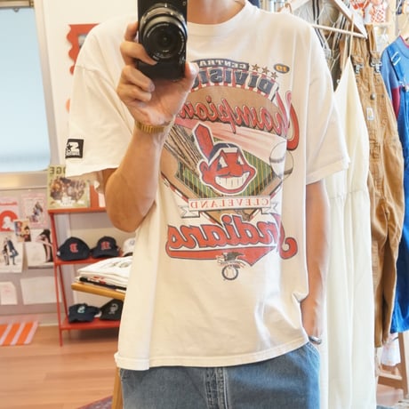 MLB Indians T-shirt