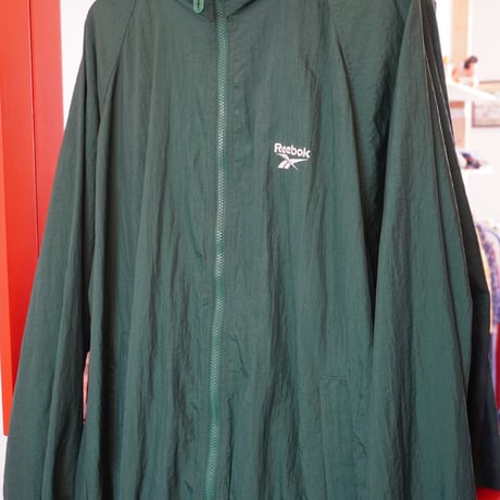 Reebok nylon jacket ✴︎25