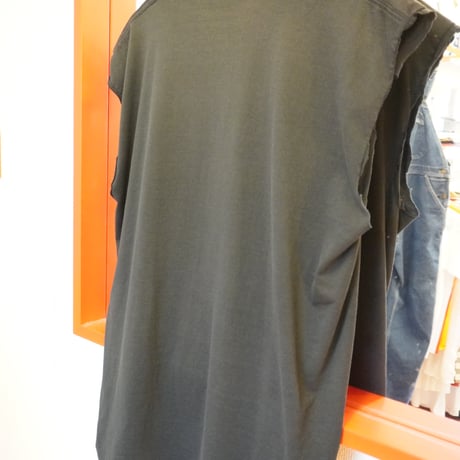 TAZ sleeveless Tee