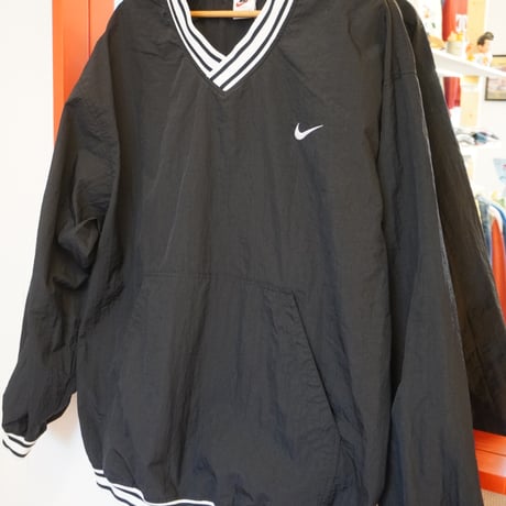 NIKE pullover ✴︎24