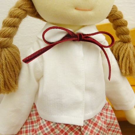 白の丸衿ブラウス 長袖 ベルベットリボン付き