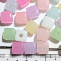 【164】30g約17個100円・アクリルビーズ・キューブ・MIXカラー