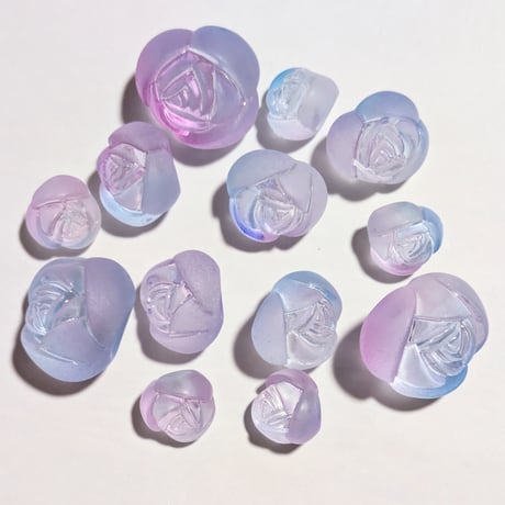 【136】20g80円・アクリルビーズ・フロスト・薔薇・グラデーションライラックカラー