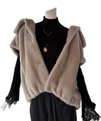 【毎年完売のヒット作】フェイクファーベスト　632408  vivapresto  winter collection