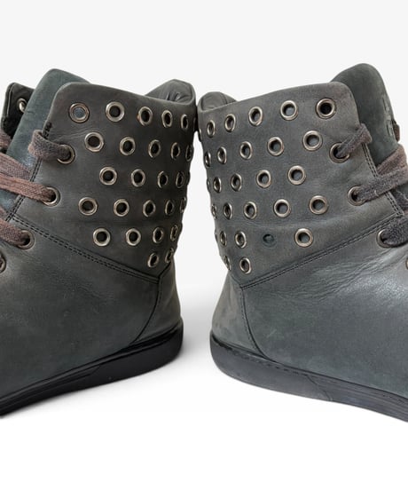 GIVENCHY BY RICCARDO TISCI EYELET HI-TOP SNEAKERS［42］