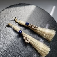 一点もの【精麻の耳飾り― 桑の葉染め ―】 ピアス（チタンポスト・チタンキャッチ）