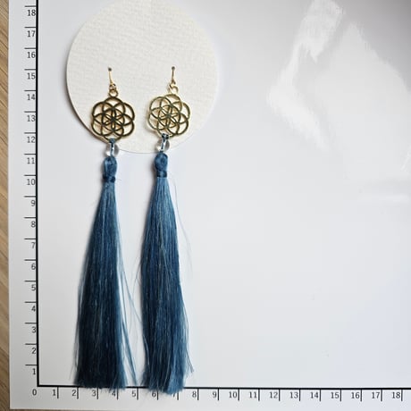 一点もの 【精麻の耳飾り ― 藍染 ―】 フックピアス（ニッケルフリー）