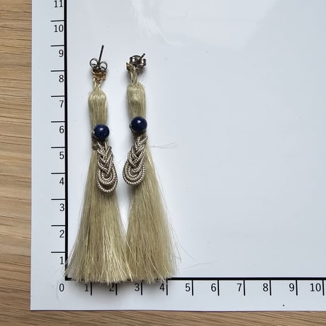 一点もの【精麻の耳飾り― 桑の葉染め ―】 ピアス（チタンポスト・チタンキャッチ）