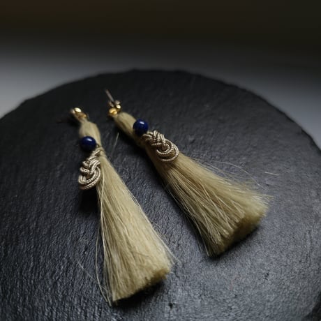 一点もの【精麻の耳飾り― 桑の葉染め ―】 ピアス（チタンポスト・チタンキャッチ）