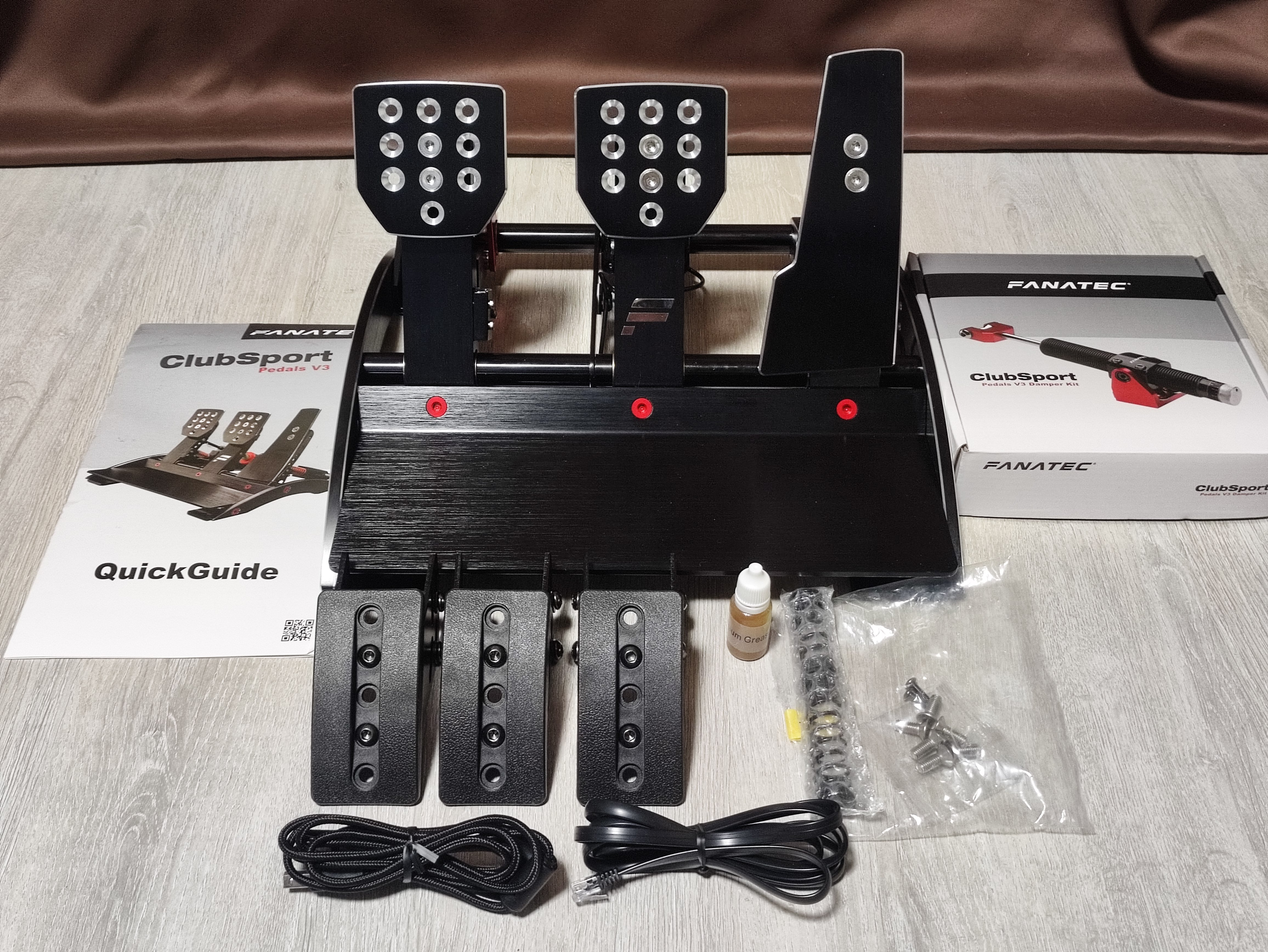 FANATEC ClubSport Pedals V3 ＋ Damper Kit【修理品】 |