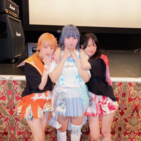 YOLOZ 壱 / ぜんぶ君のせいだ。ましろ　チェキ 3枚セット　サイン入り CATEGORY ぜんぶ君のせいだ。 | コドモメンタルWEBSHOP