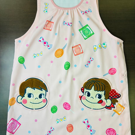 <26年夏新作>【PEKO＆POKO】キャンディー柄 キャラクターエプロン PKA4235【M-L】