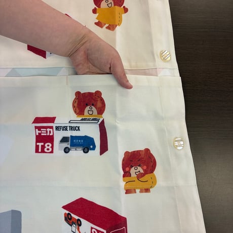 <26年秋新作>【トムカとトム】かわいい仕掛け付♪ キャラクターエプロン TMA4227【M-L】