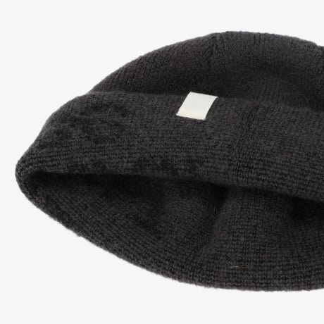 BRUSHED LOGO BEANIE DARK CHARCOAL NE3BS52J